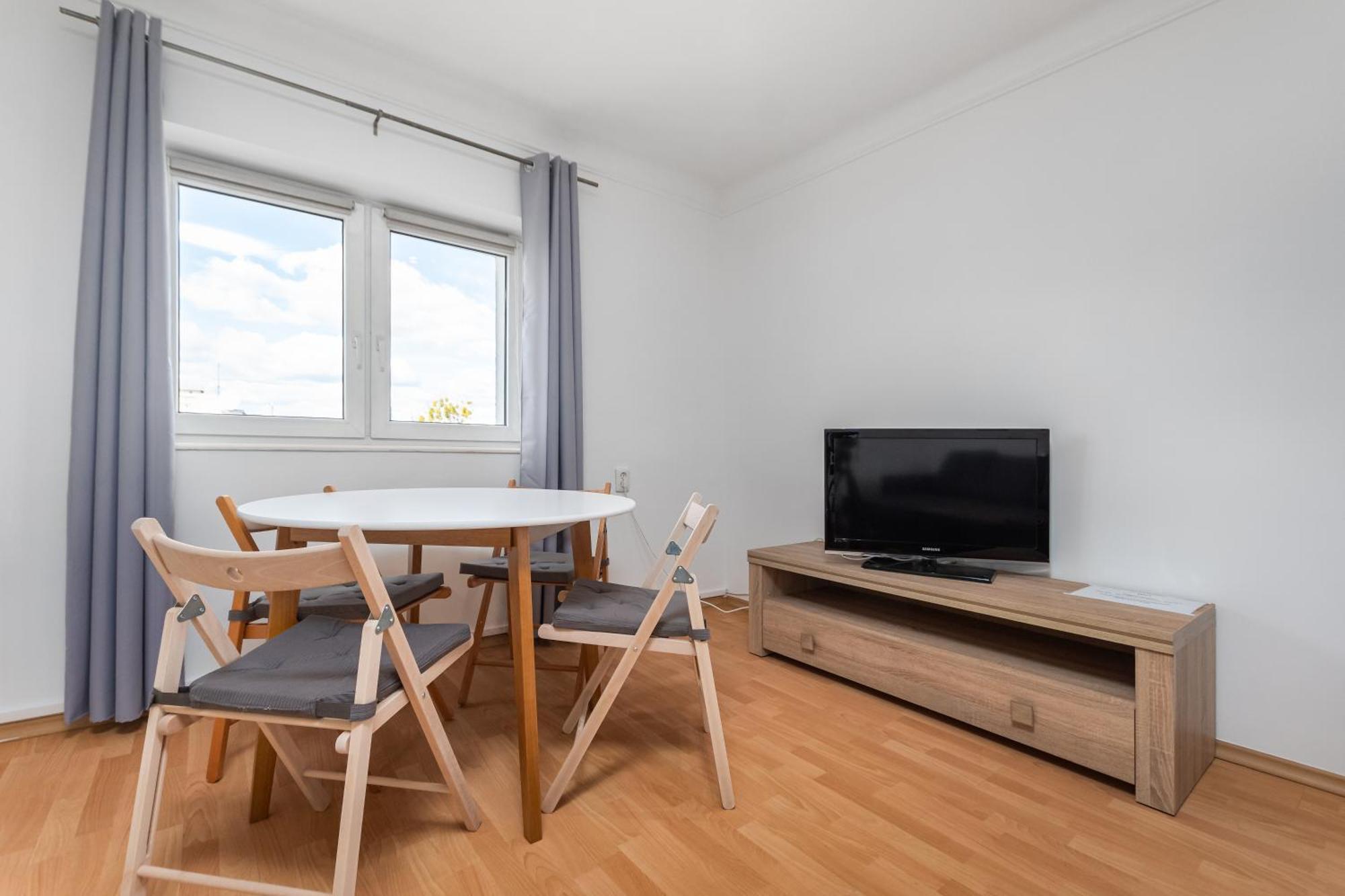 Raclawicka 42 By Homeprime Warschau Buitenkant foto